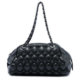 Borsa Bowling Chanel in pelle d'agnello matelassé bubble nera Nero