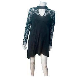 Autre Marque Volcom schwarzes Spitzenkleid mit Cut-Out Schwarz