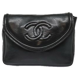 Cinto Envelope com Corrente Chanel em Pele de Vitelo Matelassé Preto