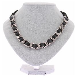 Chanel Collana in argento e pelle Nero