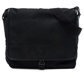 Bolsa Messenger Prada em Tessuto com acabamento em Saffiano preto e fivela Preto