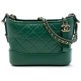 Chanel Gabrielle Crossbody Small en veau vieilli vert Vert