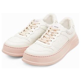 Sapatilhas de pele com relevo Gucci GG Interlocking Branco Bege Fora de branco