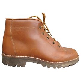 Vera Wang Véra Sardenia Leather Ankle Boots Brown