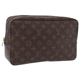 LOUIS VUITTON Monogram Trousse Toilette 28 Clutch Bag M47522 LV Auth ki6788V Monograma
