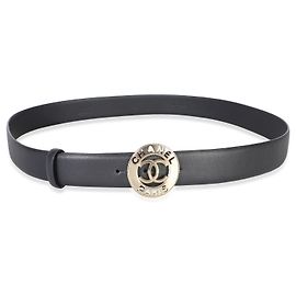 Cinto Chanel em pele de cordeiro azul marinho com logótipo CC Paris ouro champanhe 95/38 Outro