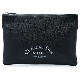 Clutch Atelier Dior em pele de vitelo granulada preta Preto