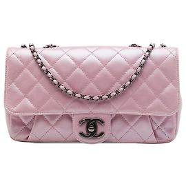 Bolsa Tiracolo Chanel Medium Quilted Metallic Calfskin Coco Pleats com Aba e Corrente Rosa Rosa