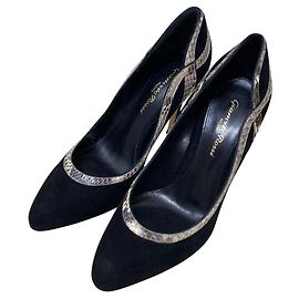 Autre Marque Décolleté a punta in camoscio e pitone Gianvito Rossi Nero Crudo