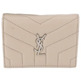 Cartera bi-fold de piel acolchada Y-Stitch Yves Saint Laurent Beige