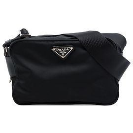 Prada Camera Bag aus schwarzem Tessuto Schwarz