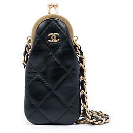 Estojo de Batom Chanel Black CC Quilted Lambskin com corrente Preto