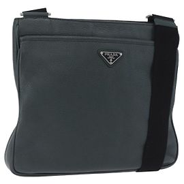 Bolsa de Ombro PRADA em Couro Verde Prateada Auth ka5888V Prata Verde