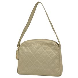 Bolsa de Ombro Chanel em Couro Matelassé Cru