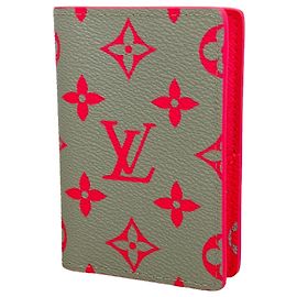 Louis Vuitton Monogram Glow Organizer de Poche Card Case Grey