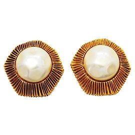 Boucles d'oreilles clips Chanel plaquées or Doré