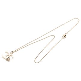 Collier pendentif fleur Chanel CC plaqué or et émail Doré