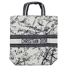 Christian Dior Bolso Tote de Lona Estampada Fall 2025 Negro Blanco