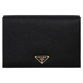 Prada Pochette à documents Saffiano avec logo triangle Noir Rouge Rouge