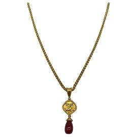Collar largo Chanel Coco Mark Roja Dorado