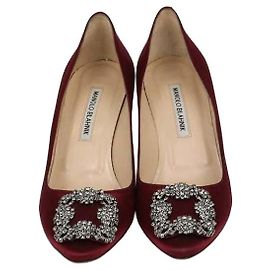 Escarpins Hangisi en satin bordeaux Manolo Blahnik Bordeaux
