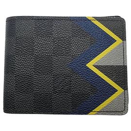 Louis Vuitton Men's Bi-fold Wallet Black