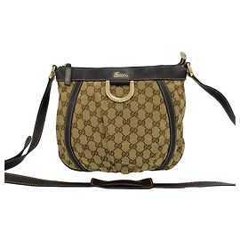 Bolsa de Ombro Gucci Abbey Logo Hardware Marrom