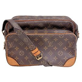 Bolsa de Ombro Louis Vuitton Nile Monogram Marrom Monograma