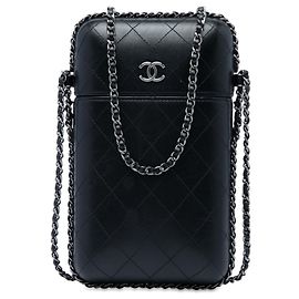 Porta-telemóvel transversal Chanel CC em pele de cordeiro acolchoada preta com corrente Preto