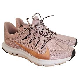 Nike Quest 2 Baskets Femme - Stone Mauve Rose Métallisé