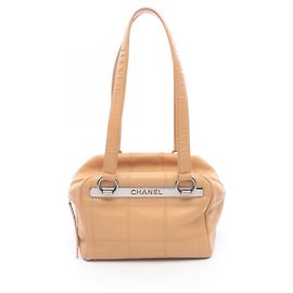 Bolsa de Ombro Chanel Chocolate Bar em Bege Bege