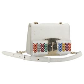 Salvatore Ferragamo Sac à épaule Vala à chaîne Cuir Blanc Or Autre