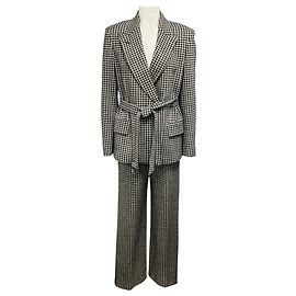Max Mara Beige / Brown Houndstooth Patterned Wool Jacket and Pants Suit Set with Belt Beige