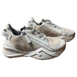 Fendi Flow Baskets en cuir et daim Beige