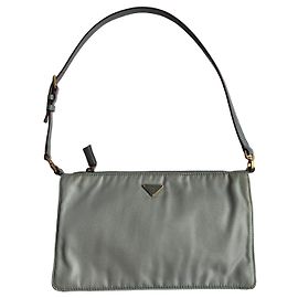 Prada Sac à Épaule en Nylon Gris Gris
