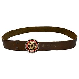 Cinto Vintage Gucci em couro liso Fivela dourada Castanho Marrom