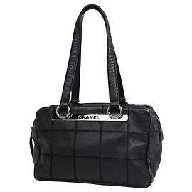 Chanel Chocolate Bar Handtasche Schwarz