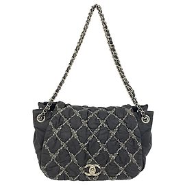 Sac à épaule Chanel en nylon noir Noir