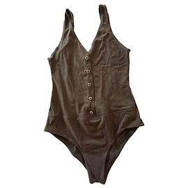 Traje de baño de una pieza Chanel con botones logo CC Castaño