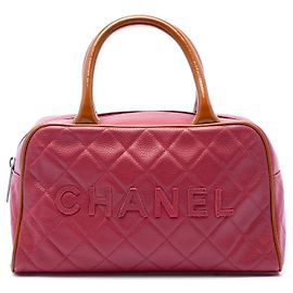 mala Bowler Chanel em pele de bezerro acolchoada rosa Small com logótipo Rosa