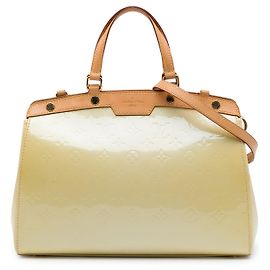 Louis Vuitton White Monogram Vernis Brea MM Branco
