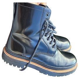 Schwarze Lederstiefel von Burberry Schwarz
