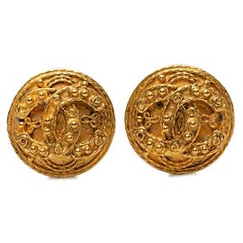 Chanel Coco Mark Clip Earrings in Gold Golden