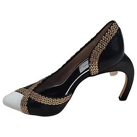 Autre Marque Rapport de Société Décolleté in pelle nero e bianco con catena dorata Nero Bianco D'oro