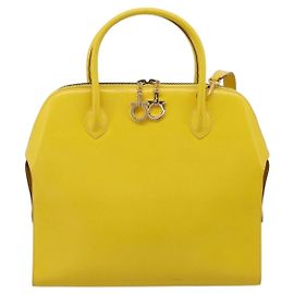 Salvatore Ferragamo Gancini Leather Medium Jaune