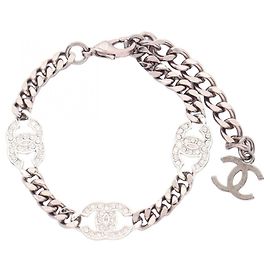 Pulseira Chanel B21A Coco Mark Charm Prata Outro