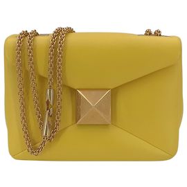 Bolsa de ombro média Valentino Garavani One Stud em couro amarelo Amarelo