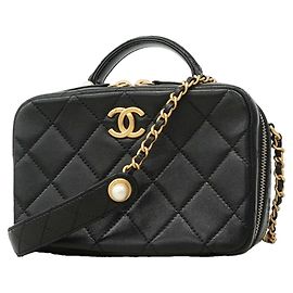 Borsa Vanity Chanel in pelle d'agnello matelassé nera Nero