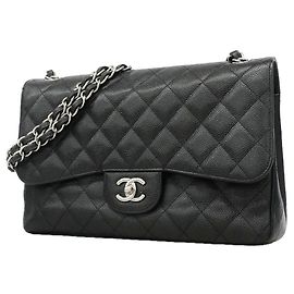 Borsa a tracolla Chanel in pelle di vitello martellata nera Nero