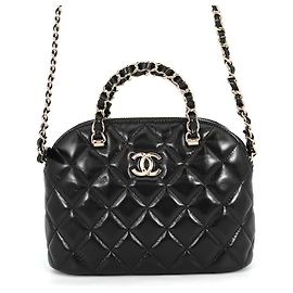 Bolsa de Ombro Chanel Matelassé com Corrente Preto Dourado